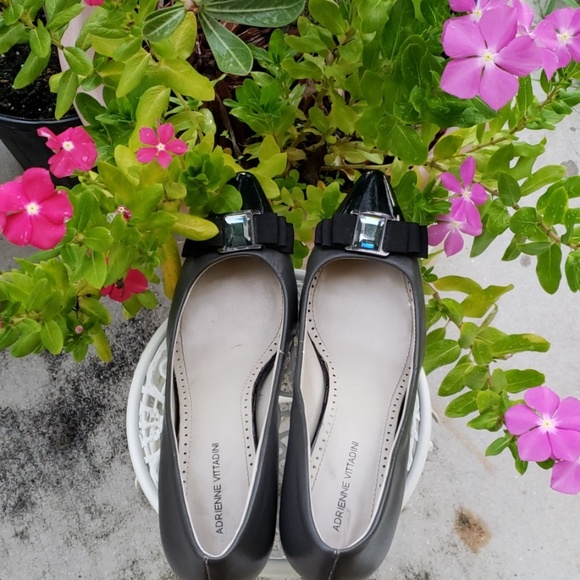 🎁Adrienne Vittadini black and grey pumps 2 1/2" - Picture 4 of 5